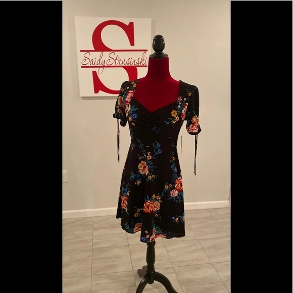 BeBop beautiful black/floral multicolor sweetheart neck dress -size S - Picture 9 of 12